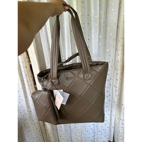 NWT Max Studio Vegan Leather Diamond Quilted Double Handle Workbook Shopper Tote - Picture 4 of 9